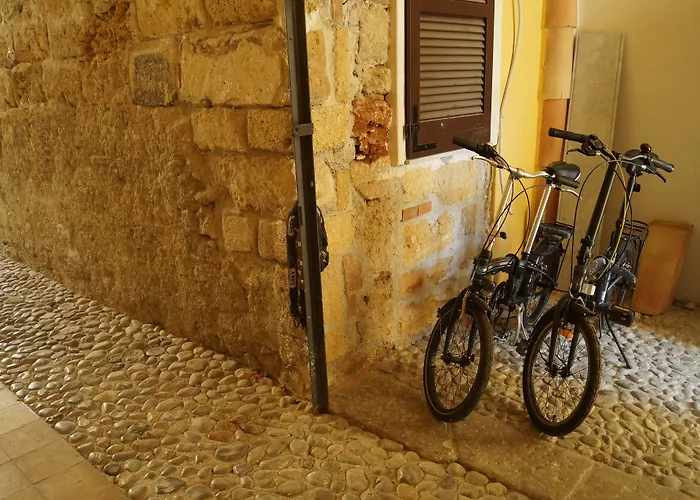 Bed & Breakfast Khalisah 4*